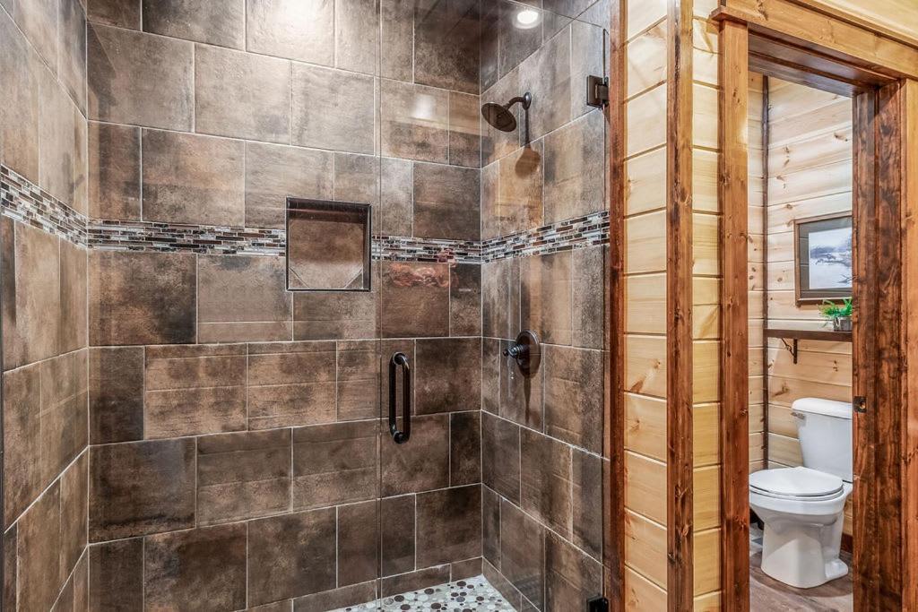 Large Luxury 2Br Cabin W Hot Tub Double Trouble Was Designed For Fun Comfort And Memories Minutes From Buzzling Hochatown And Beautiful Beaver Bend State Park Broken Bow Exteriör bild