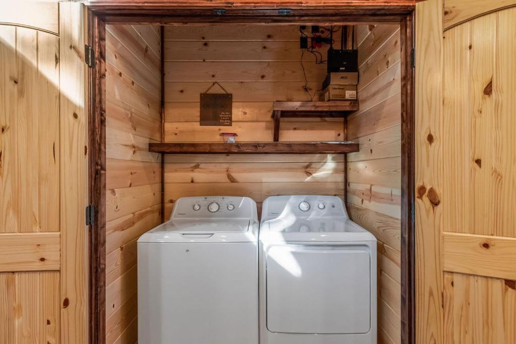 Large Luxury 2Br Cabin W Hot Tub Double Trouble Was Designed For Fun Comfort And Memories Minutes From Buzzling Hochatown And Beautiful Beaver Bend State Park Broken Bow Exteriör bild