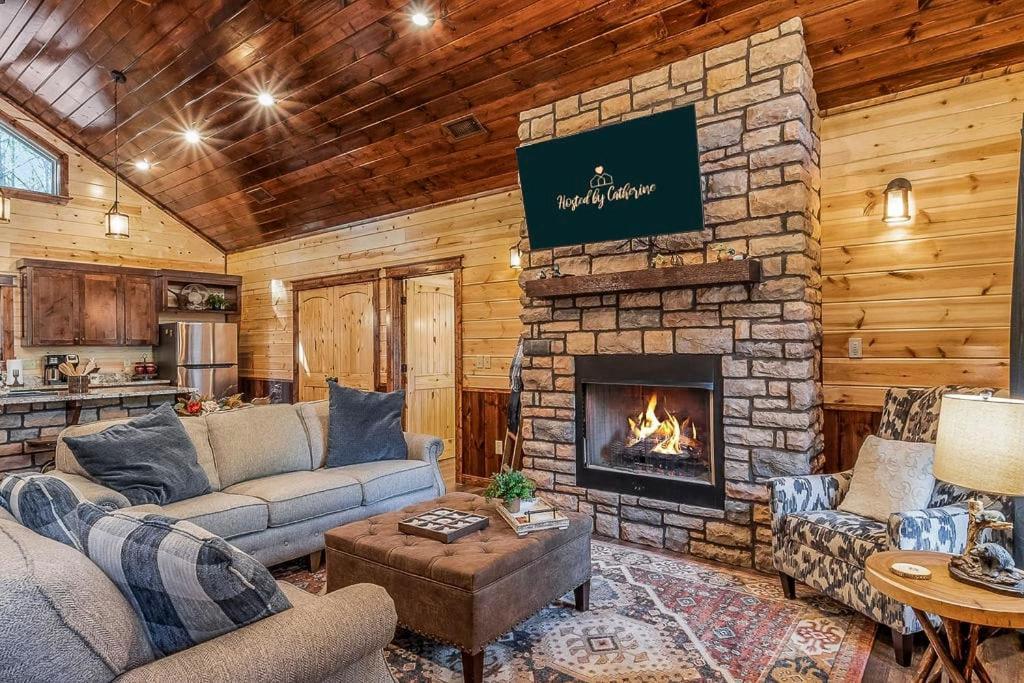 Large Luxury 2Br Cabin W Hot Tub Double Trouble Was Designed For Fun Comfort And Memories Minutes From Buzzling Hochatown And Beautiful Beaver Bend State Park Broken Bow Exteriör bild